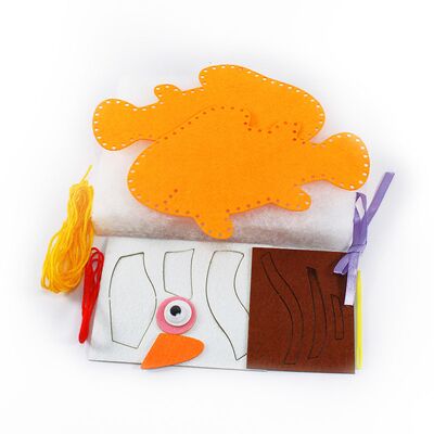 Felt Seaworld Plushie Kit - Clownfish - Content